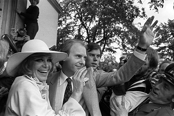 Heirat von Hildegard Knef mit Paul von Schell