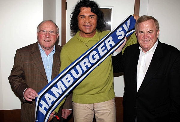 Eine Fussballlegende wird 80- Lizenzspieler Nummer 001-Harry Baehre!-Uwe Seeler, Costa Cordalis und Harry Bähre