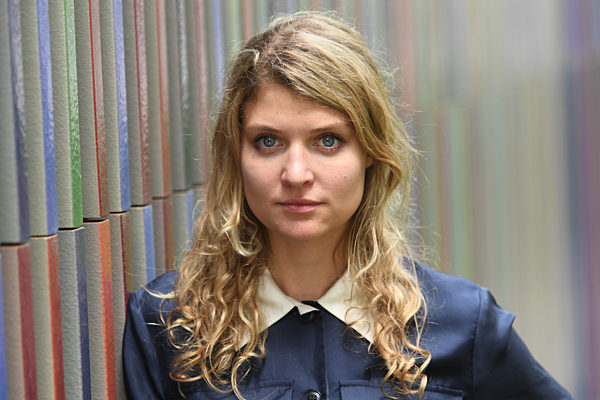 Ein Spaziergang mit Lara Mandoki