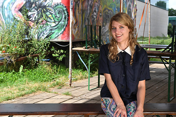 Ein Spaziergang mit Lara Mandoki