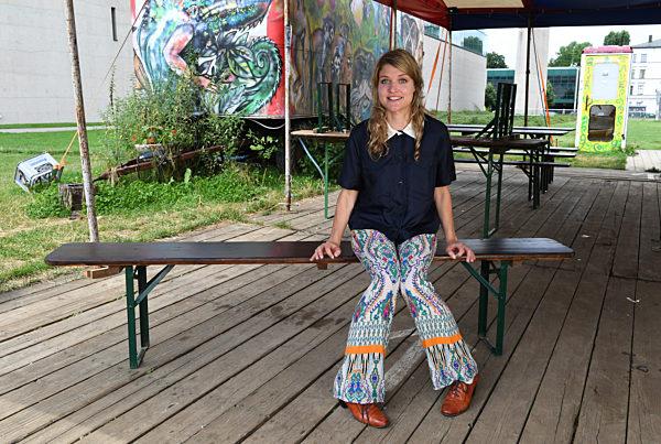 Ein Spaziergang mit Lara Mandoki