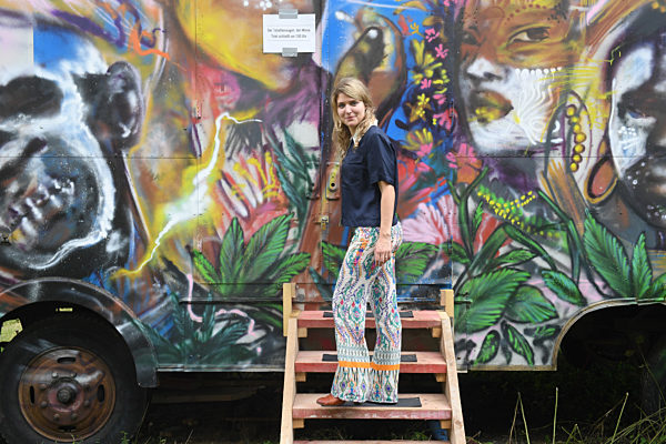 Ein Spaziergang mit Lara Mandoki