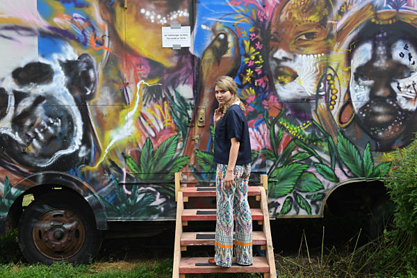 Ein Spaziergang mit Lara Mandoki