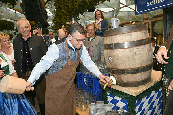 Start des 187. Münchner Oktoberfests