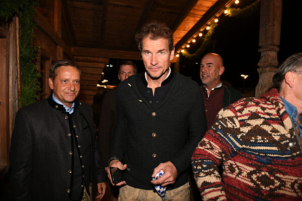 Oktoberfest - "Almauftrieb" im Käfer-Zelt mit Prominenz