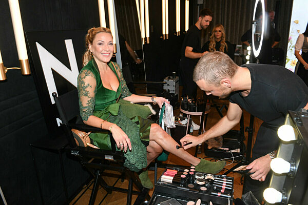 Oktoberfest: Wiesn-Bummel mit Cathy Hummels