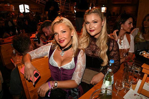 Oktoberfest - Wiesn-Bummel mit Promis