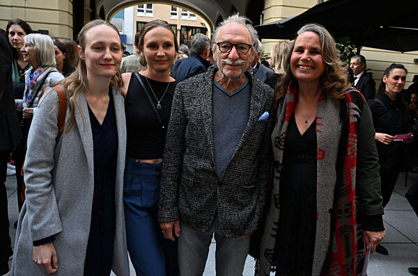 Musical-Premiere «Ein bisschen Frieden» in München