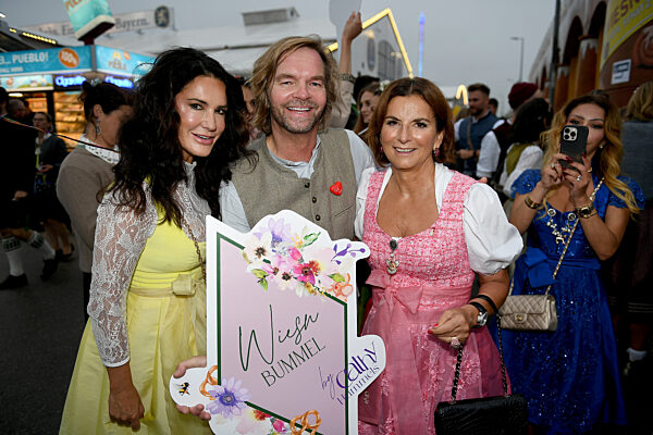 Fortsetzung 190. Oktoberfest - Cathy Hummels Wiesn-Bummel