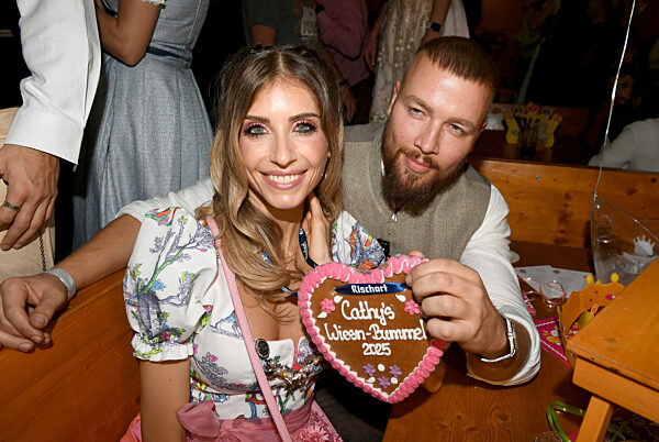 Fortsetzung 190. Oktoberfest - Cathy Hummels Wiesn-Bummel