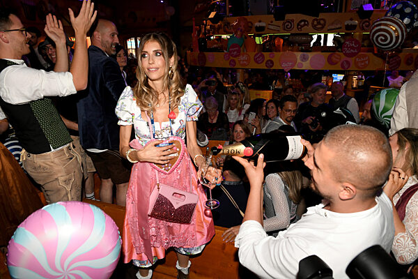 Fortsetzung 190. Oktoberfest - Cathy Hummels Wiesn-Bummel