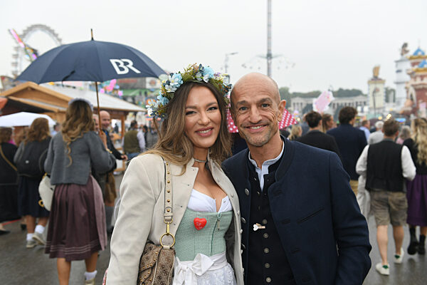 Fortsetzung 190. Oktoberfest - Cathy Hummels Wiesn-Bummel
