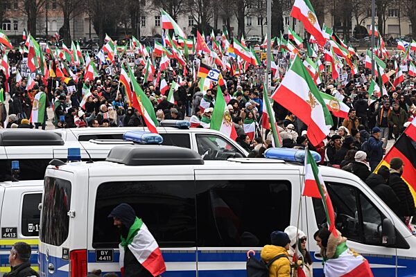 62. Münchner Sicherheitskonferenz - Demonstration