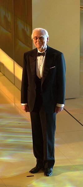 Preistraeger Vicco von Bülow bei der Verleihung der Goldenen Kamera 2003 im...