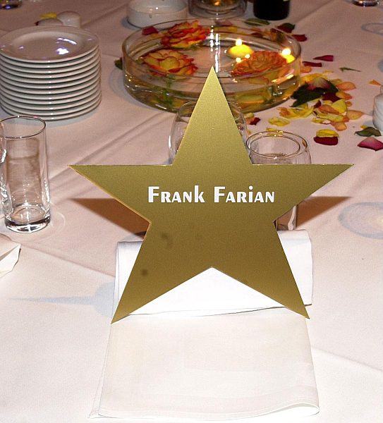 Frank Farian 60 / Geburtstag in Berlin
Der eingedeckte Platz mit goldenem...