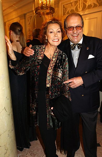 Gaby Dohm und Ted Voje bei der Verleihung der Goldenen Kamera 2004 im...