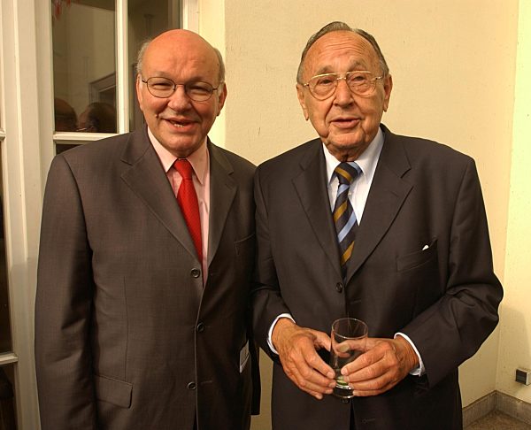 Walter Momper und Hans Dietrich Genscher bei der Feier zum 4...