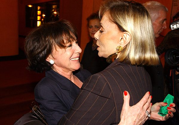 Heidelinde Weiss und Monika Peitsch
bei der Premiere von "Sechs Tanzstunden...