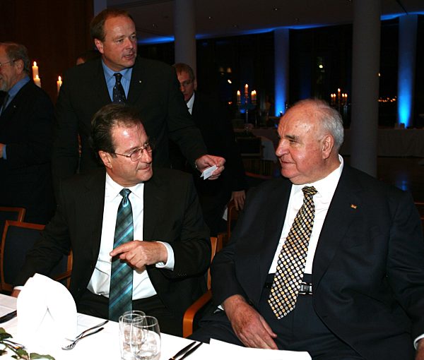 Dr. Klaus Kinkel und Dr. Helmut Kohl L-R
Feier zum 70. Geburtstag von Dr...