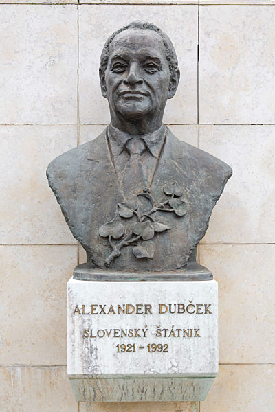 Alexander Dubcek, Denkmal des ehem. tschechischen Politikers in Bratislava...