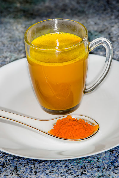 turmeric milk and turmeric powder