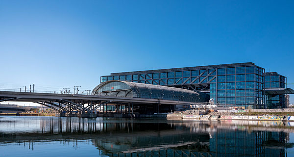 Humboldthafen, Spreebogen und Hauptbahnhof in Berlin