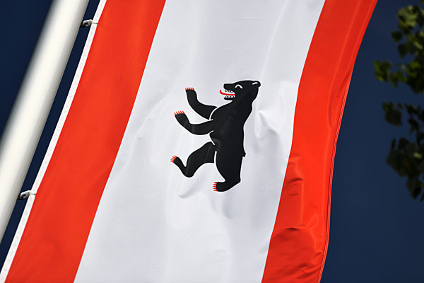 Fahne des deutschen Bundeslandes und der deutschen Hauptstadt Berlin