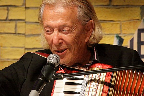 Rolf Eden stellt im Rahmen des Harbourfront Literaturfestivals sein Buch...