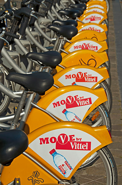 Villo Mietfahrräder beim Bahnhof Midi, Brüssel, Belgien, Europa