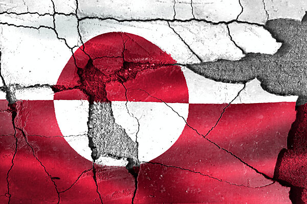 Greenland-Flagge mit Rissen, die Niedergang, Krise und politische Instabilität darstellen