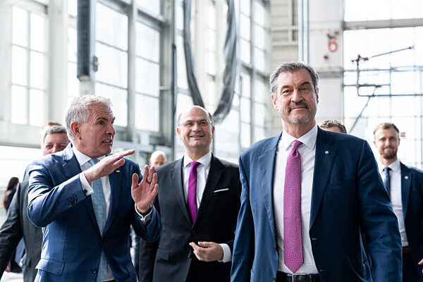 100 Years Anniversary Of The Lufthansa Group At Flughafen München. Dr. Markus Söder (Ministerpräsident Bayern, CSU), Carsten Spohr (Lufthansa, Vorstand, Vorstandsvorsitzender) And Albert Füracker (CSU, Bayerischer Staatsminister Der Finanzen Und Für H
