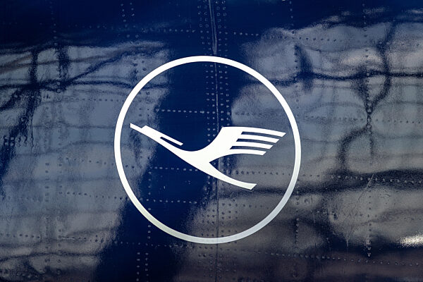 100 Years Anniversary Of The Lufthansa Group At Flughafen München. Close-up Of The Lufthansa-Kranich-Logo On The Shiny Exterior Skin Of An Aircraft