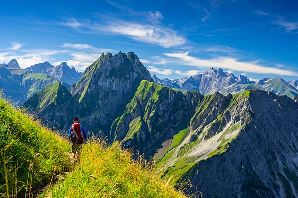 Laufbacher Eck-Weg, a panoramic high-level trail from the Nebelhorn to the Oytal...