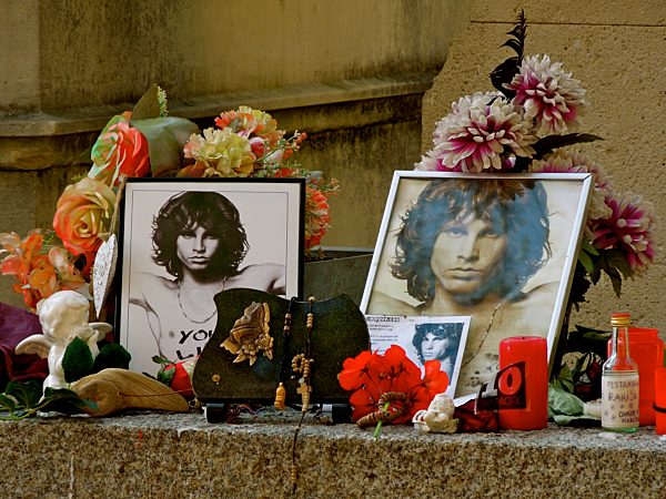 Jim Morrison Grab auf dem Friedhof Père Lachaise in Paris