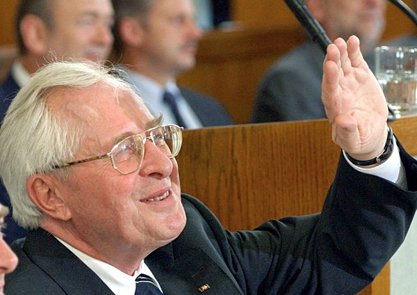 Ministerpräsident Vogel abgetreten - Althaus Nachfolger