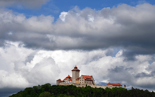 Wolken über der Wachsenburg