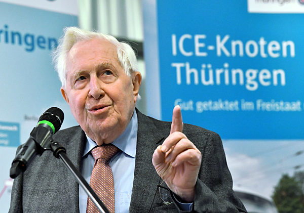 Ausstellung zum ICE-Knoten