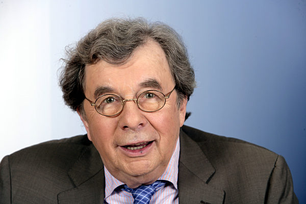 Prof. Dr. Hellmuth Karasek (alias Daniel Doppler)...