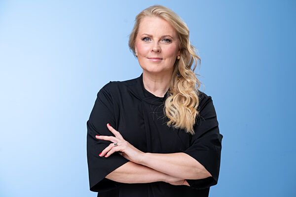 EXCLUSIVE MDR Riverboat - Patricia Kelly