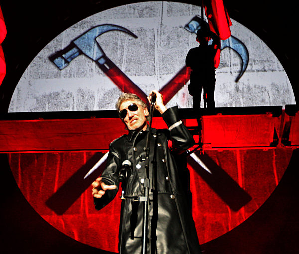 Roger Waters performs in Rio