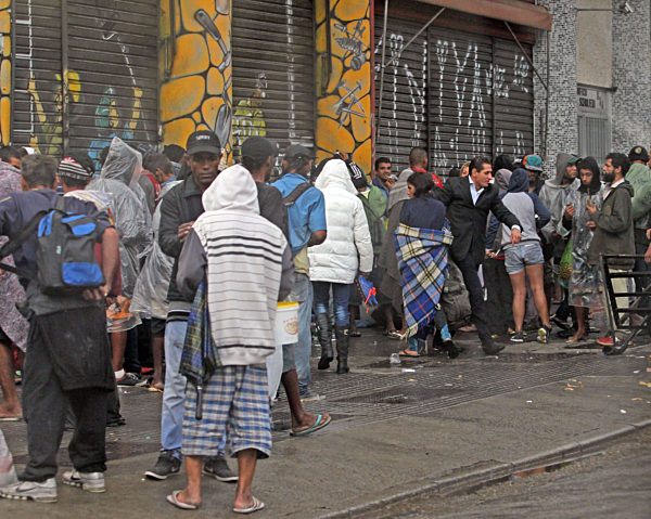 Concentration of drug users in the region of Rua Duque de Caxias and Rua Santa Efigênia, in the center of Sao Paulo