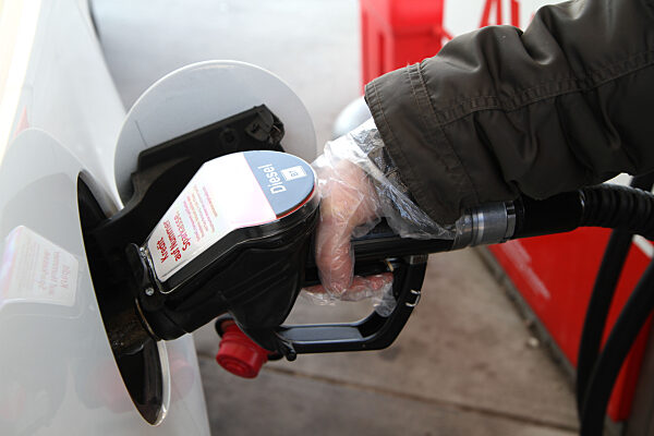Themenbild - Tankstelle, Benzinpreistafel von Diesel, Super, E10, Preissteigerung, Energie, Verkehr, Transport