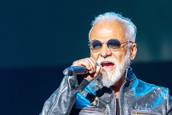 Schlagersänger Nino de Angelo beim Konzert am 21.05.2022 in Mannheim
Foto: Gerhard Wingender