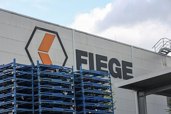 07.06.2025,
NRW, Deutschland,
Logistik, Corona-Pandemie,
Das Logistikunternehmen Fiege wurde während der Pandemie durch das Gesundheitsministerium unter dem damaligen Gesundheitsminister Jens Spahn mit der Maskenbeschaffung beauftragt, weshalb der Ex-Mini