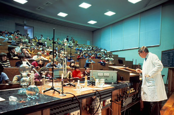 DDR - Chemie-Vorlesung an der Bergakademie