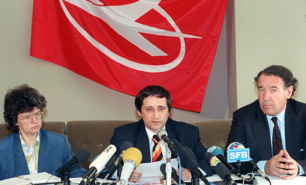 Über Abwicklungs- und Überleitungsmaßnahmen der ehemaligen...