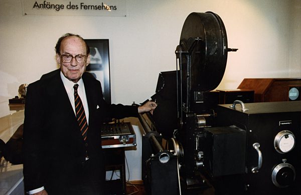 Prof. Dr. rer. nat. h.c. Dr. med. h.c. Dr. paed. h.c. Baron Manfred von Ardenne verstorben