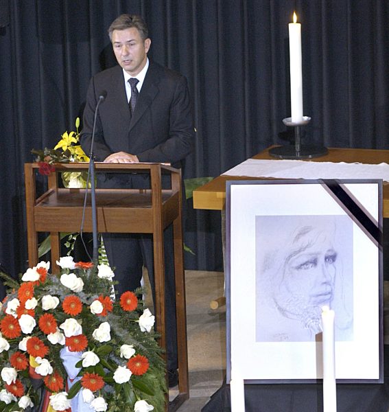 Trauerfeier für Hildegard Knef Wowereit