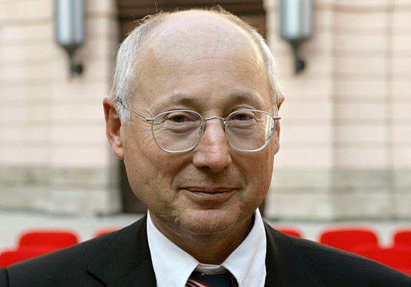 Stefan Aust