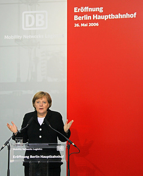 Eröffnung Berliner Hauptbahnhof - Merkel